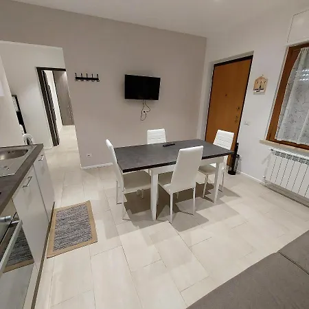 Apartman Viaproperzio8 *